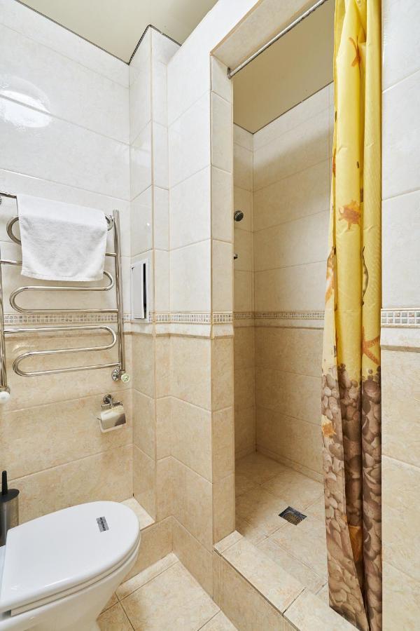 7 Days Hotel Almaty Esterno foto