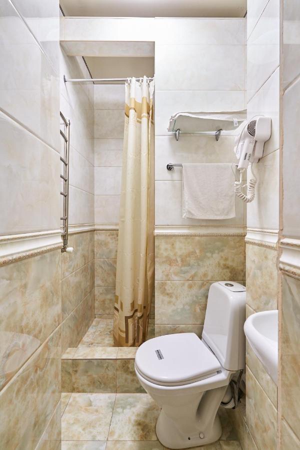 7 Days Hotel Almaty Esterno foto