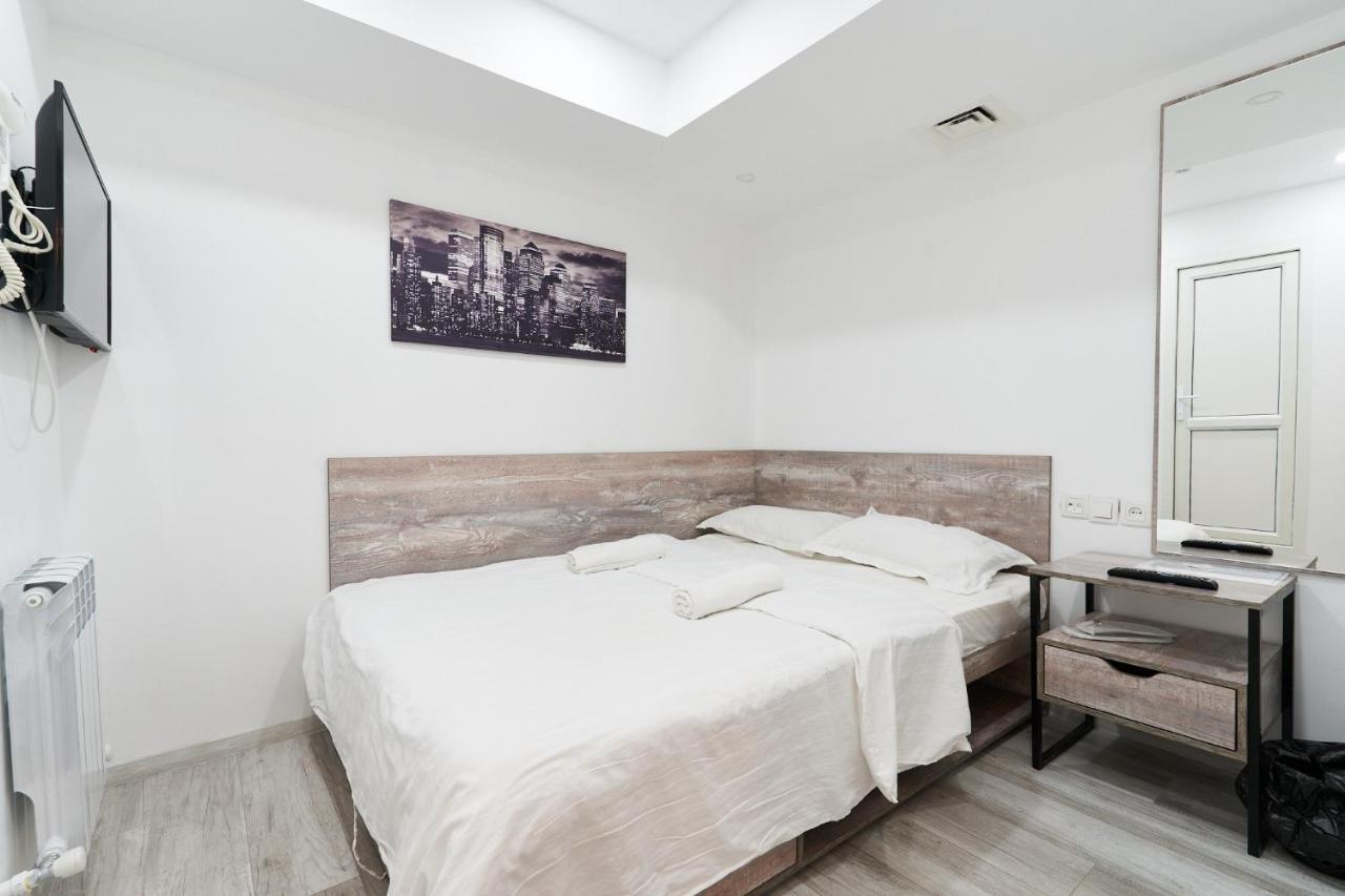 7 Days Hotel Almaty Esterno foto